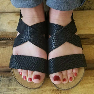 Clarks Artisan Perri Dunes Black Snakeskin Suede